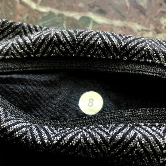 LULULEMON Run Inspire Crop II Luxtreme Leggings in Giant Herringbone Black - Picture 12 of 13